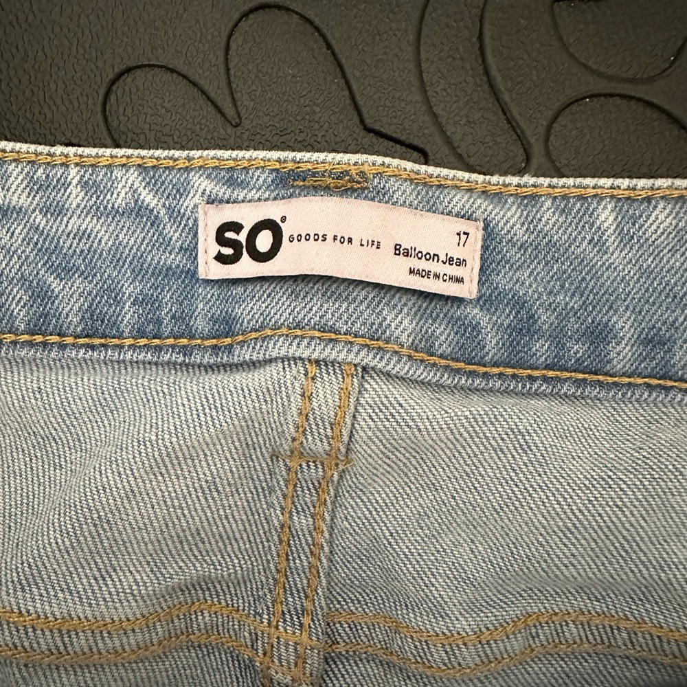 SO Blue Relaxed Balloon Jeans with Vintage Appeal size 17 - Picture 2 of 15